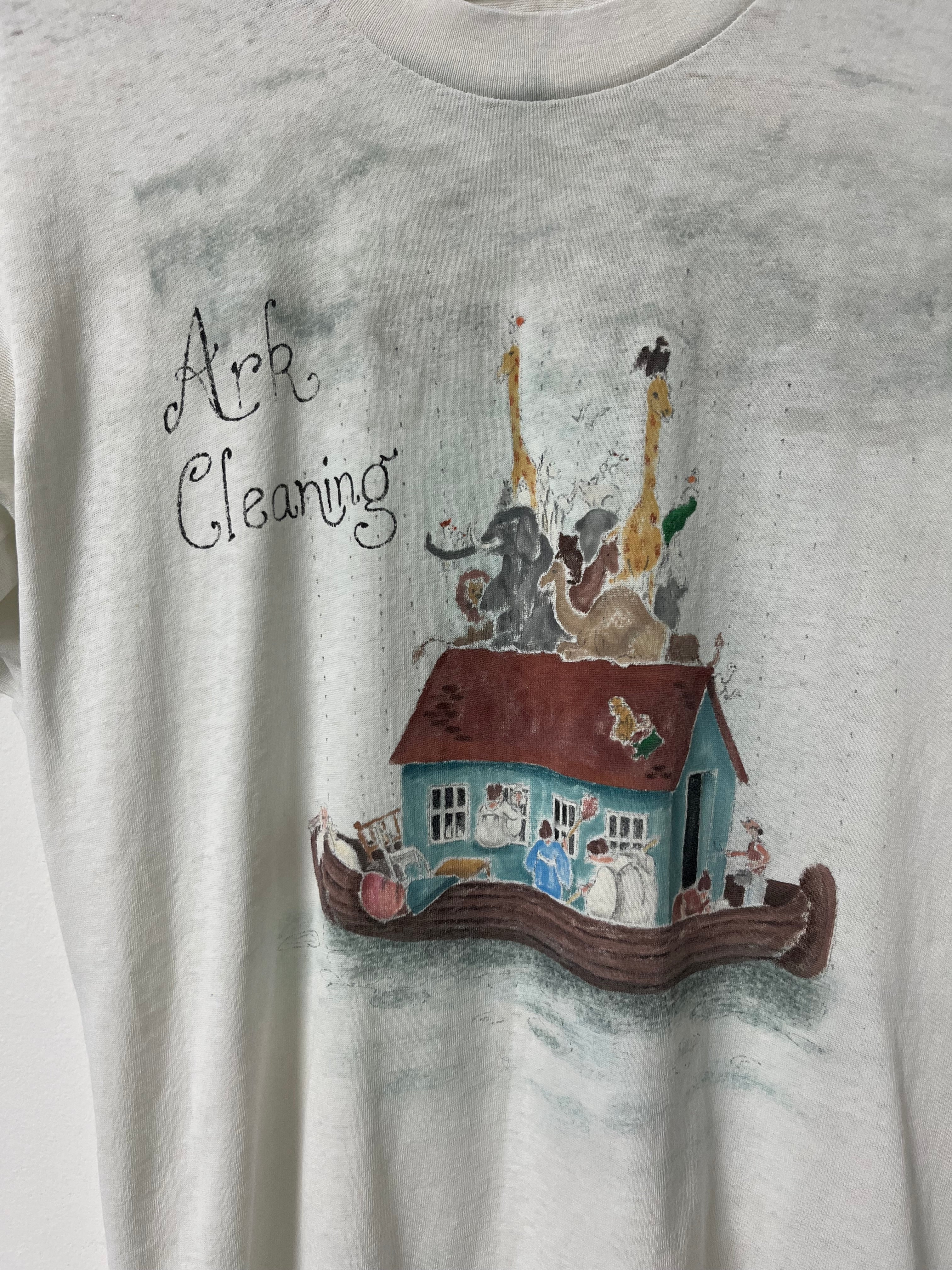 ‘70s Ark Cleaning Hand-Painted Graphic T-Shirt - White - XS/S