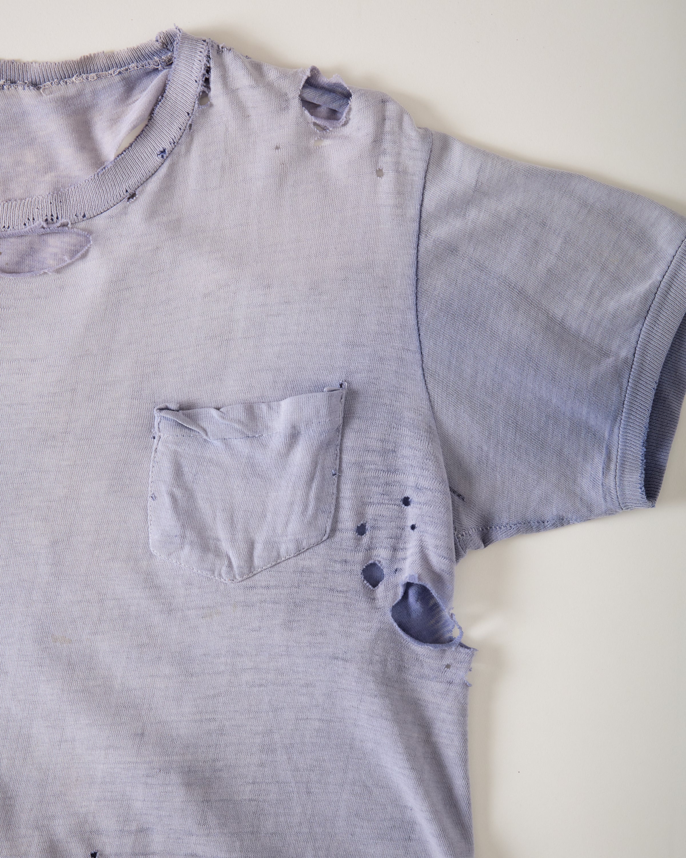 1970s Thrashed-Back Pocket T-Shirt - Faded Periwinkle - M/L