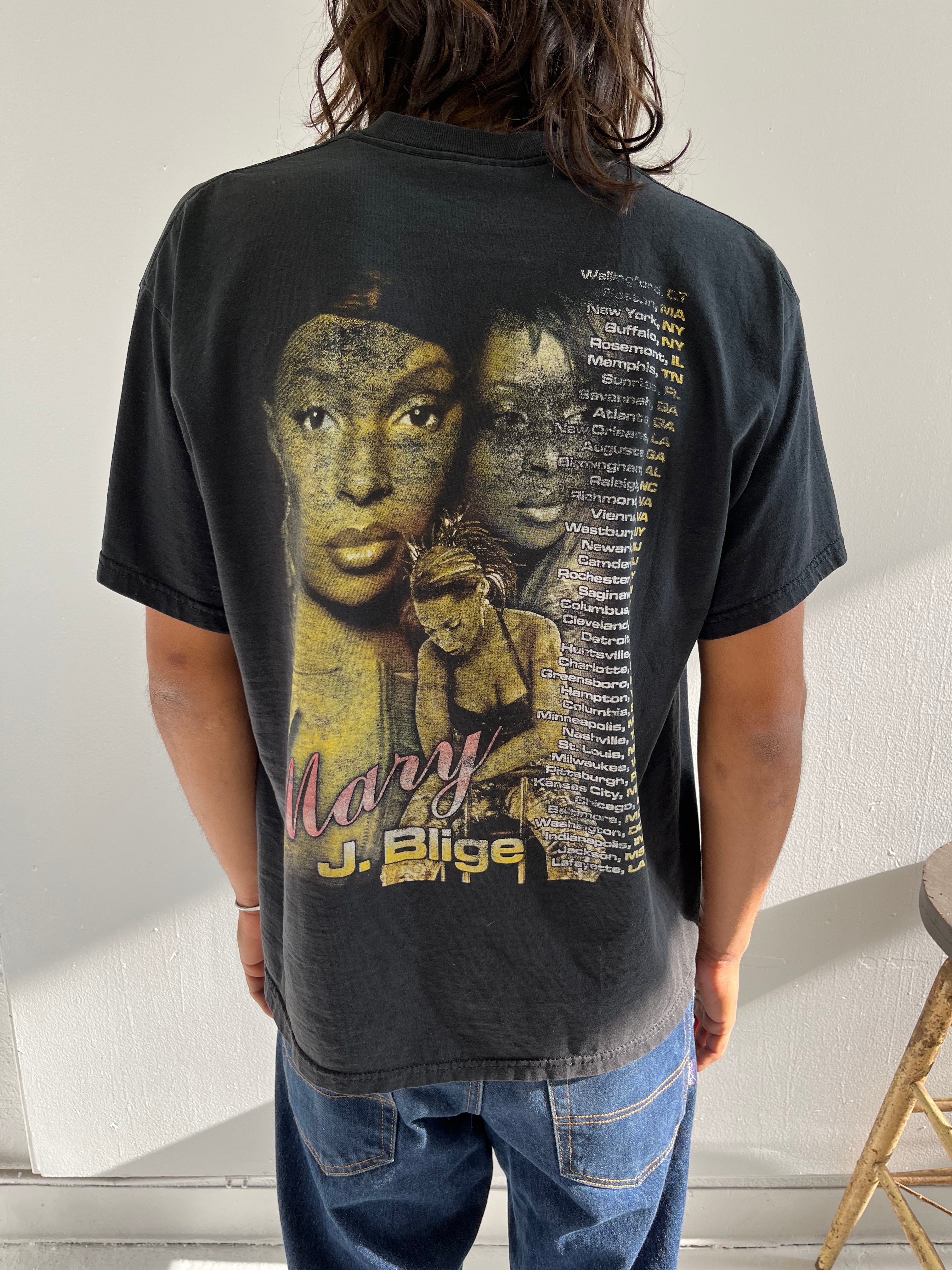 '90s Mary J. Blige Distressed Rap Tee - Black/Faded Black - L