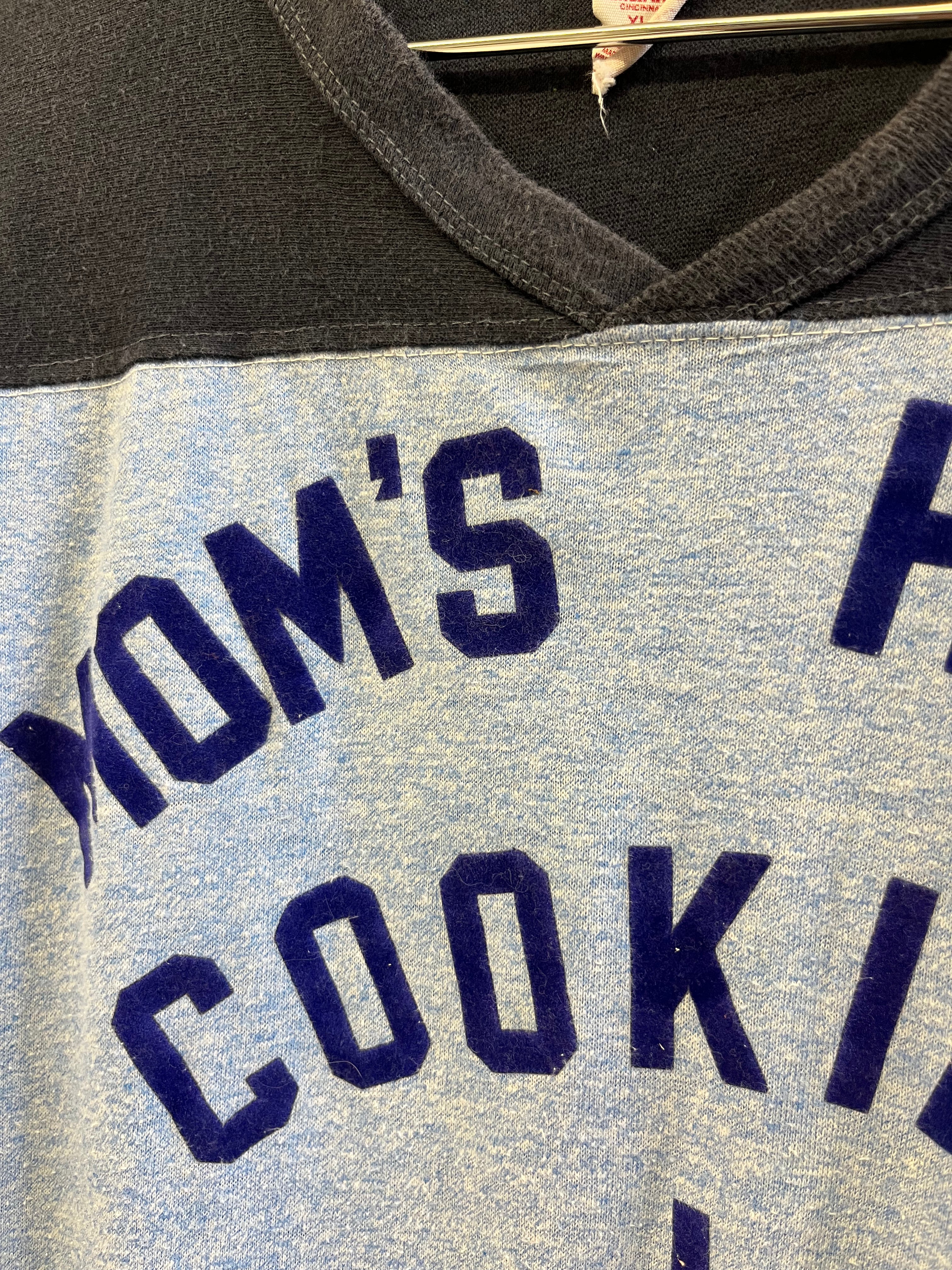 1970s Flock Lettering 'Mom's Home Cooking' T-Shirt - Heather Cornflower Blue - L